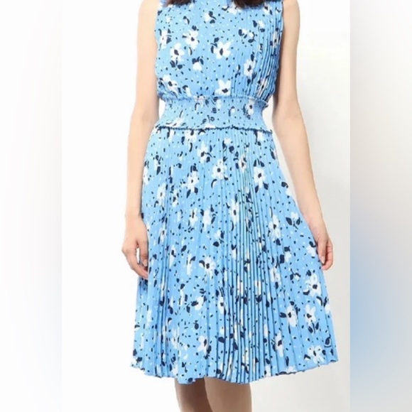 Nanette Lepore Pleated Dress, Size 2 - Picture 10 of 10